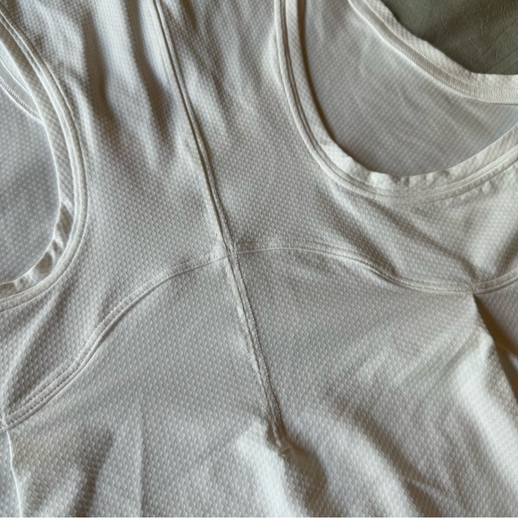 Lululemon white essential train tank NWT - Picture 4 of 10